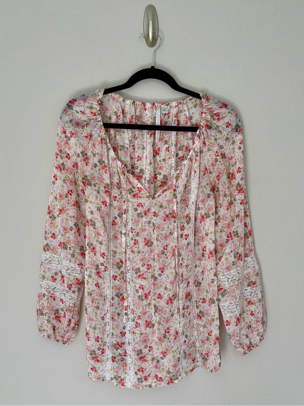 LC Lauren Conrad Floral Lace Trim Popover Blouse Pink Long Sleeve XS